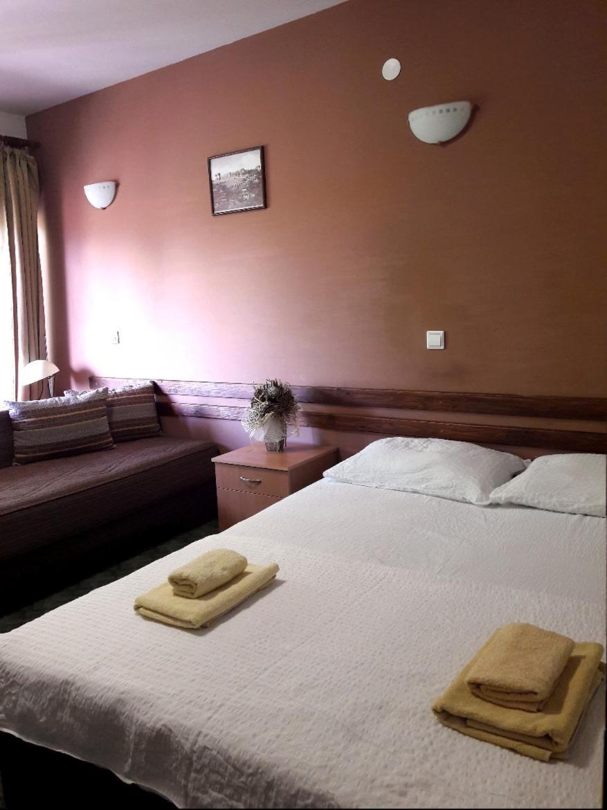 Chardak Apartments โอครีด ภายนอก รูปภาพ