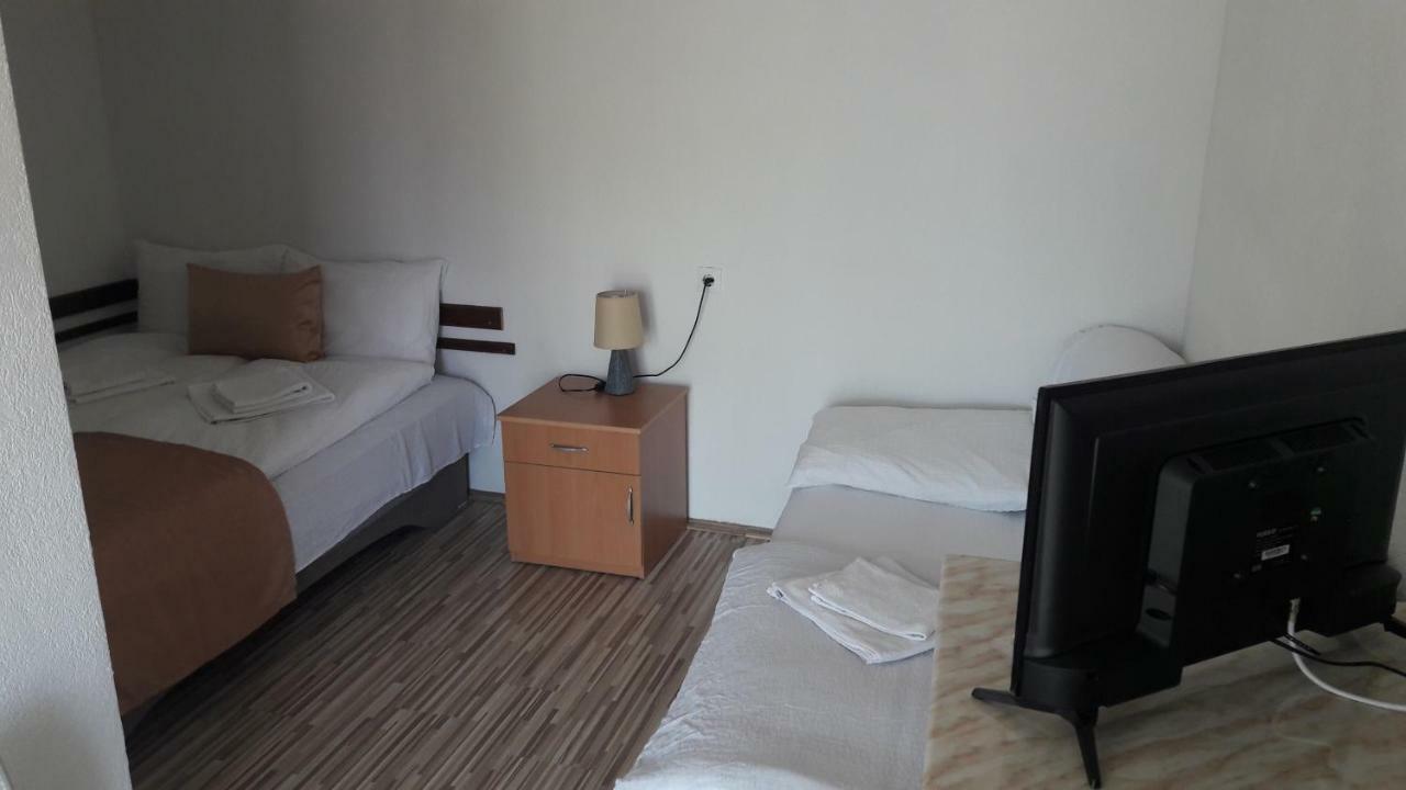 Chardak Apartments โอครีด ภายนอก รูปภาพ